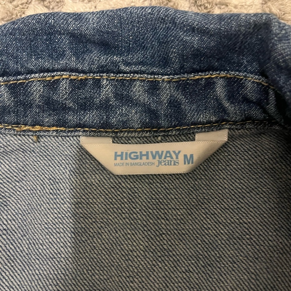 Cropped Jean Jacket - Picture 2 of 2
